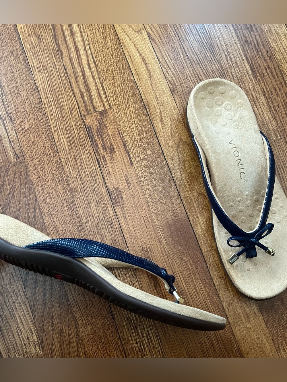 Vionic Bella sandals navy blue bow 7 preppy sweet minimal strappy thong comfort